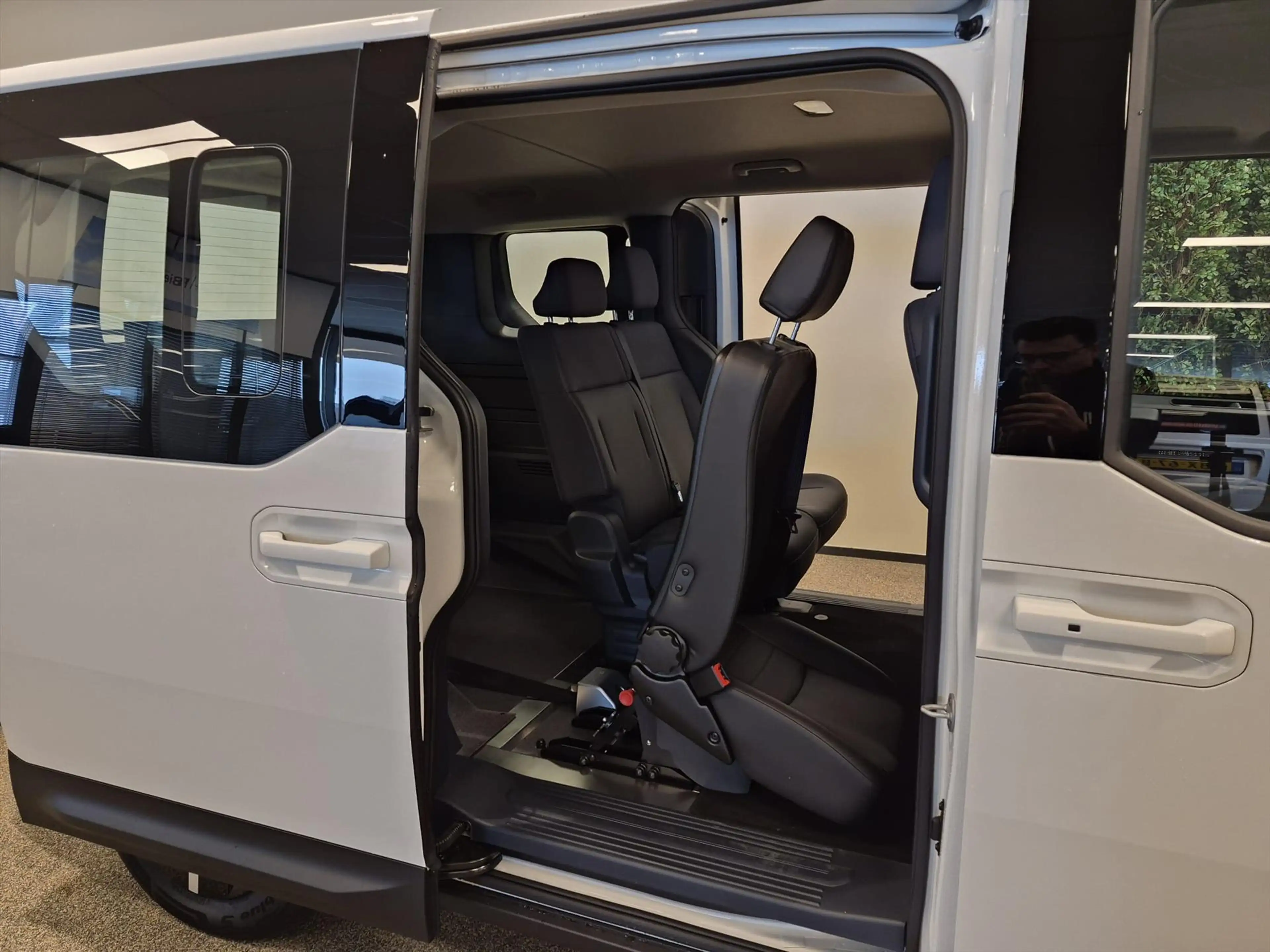 Kia PV5 Passenger — photo 7