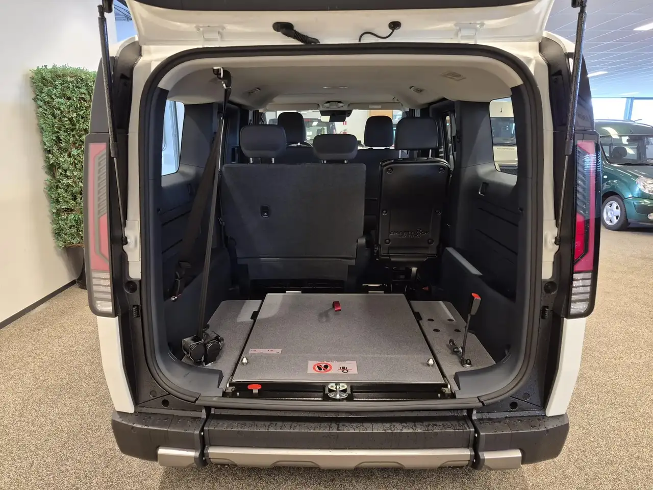Kia PV5 Passenger 2026 — фото 10