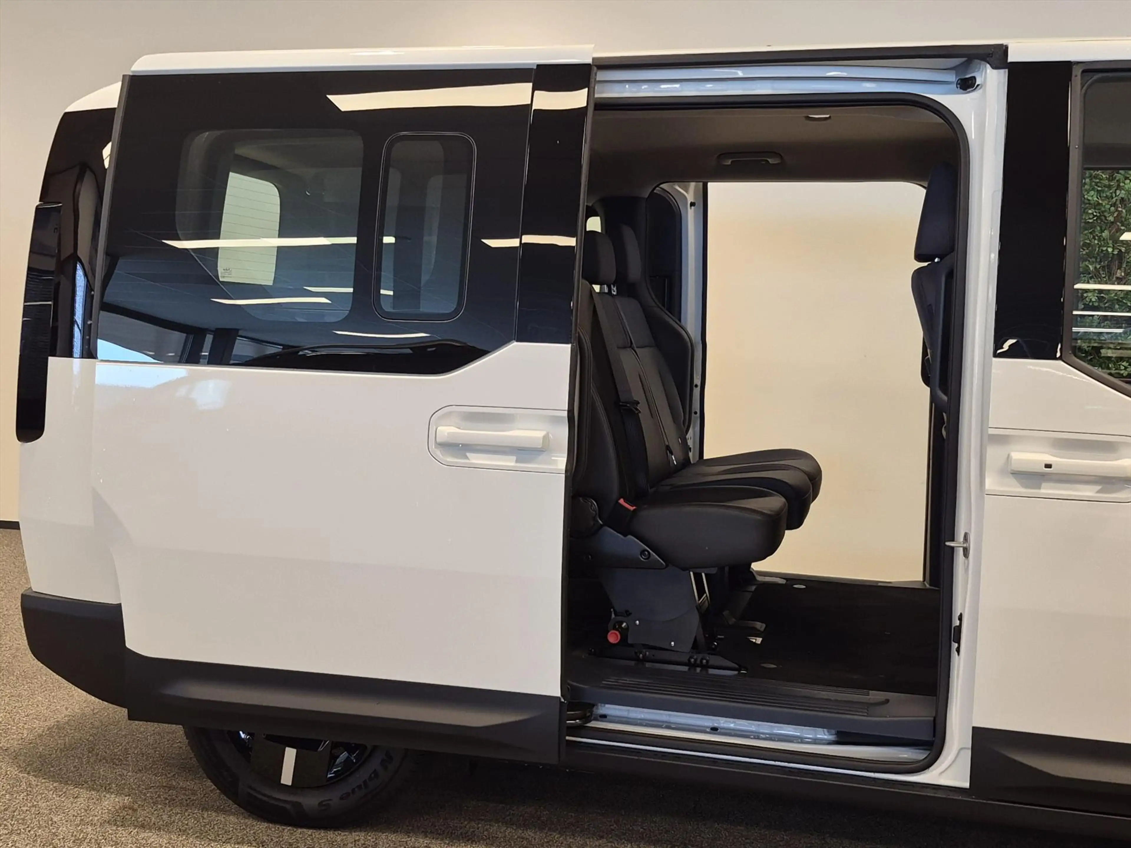 Kia PV5 Passenger — photo 5