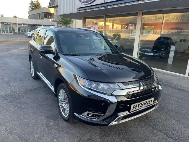 Mitsubishi Outlander PHEV Premium 4WD wenig Kilometer+top gepflegt