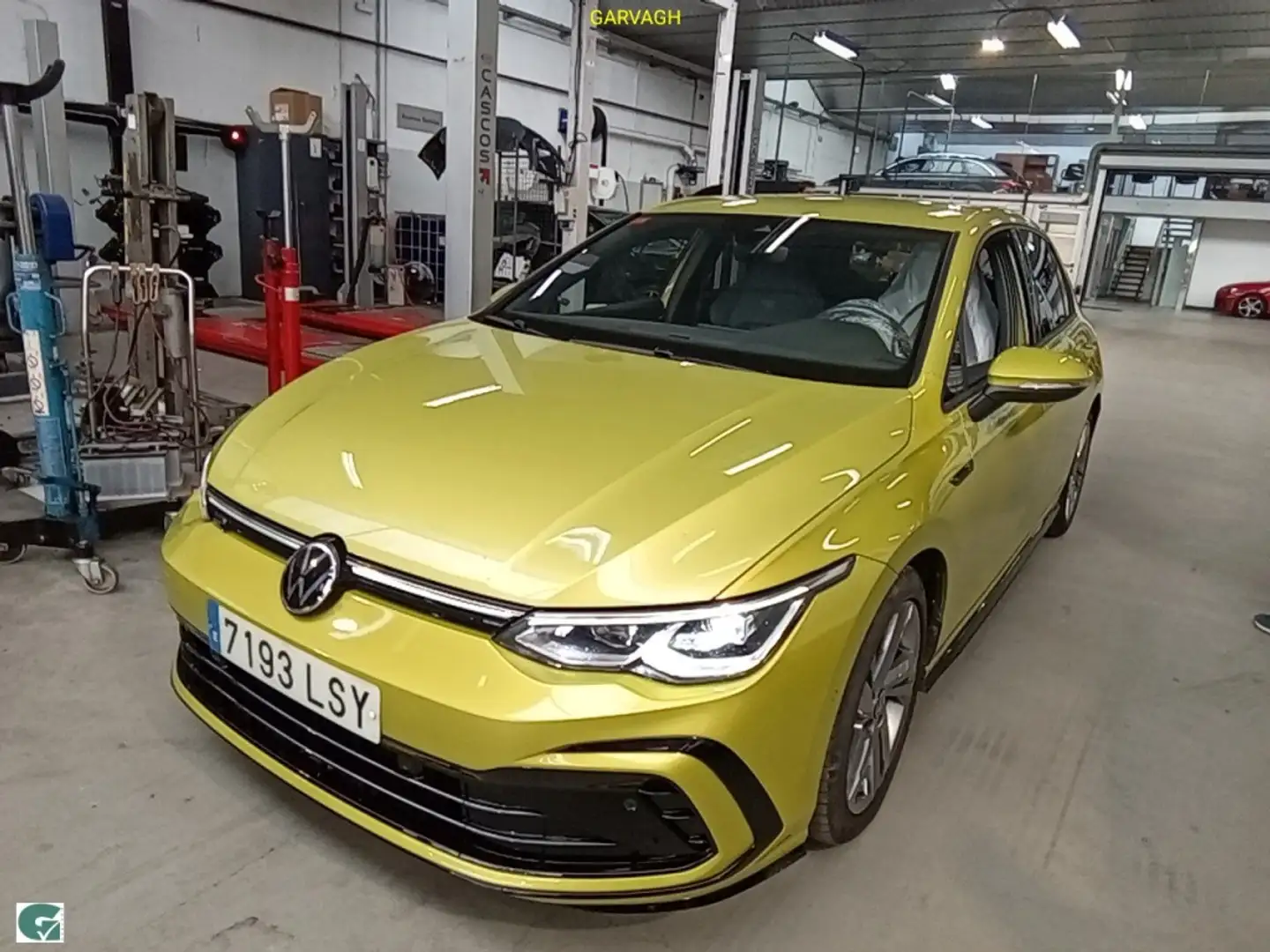 Volkswagen Golf 1.5 eTSI R-Line DSG 110kW Amarillo - 1