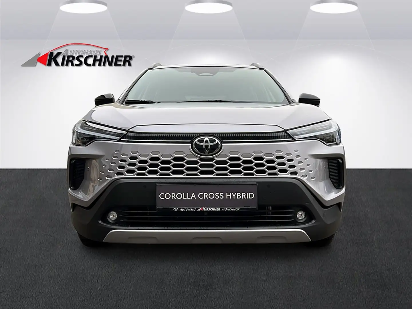 Toyota Corolla Cross 2,0 Hybrid Active Drive 2WD Silber - 2
