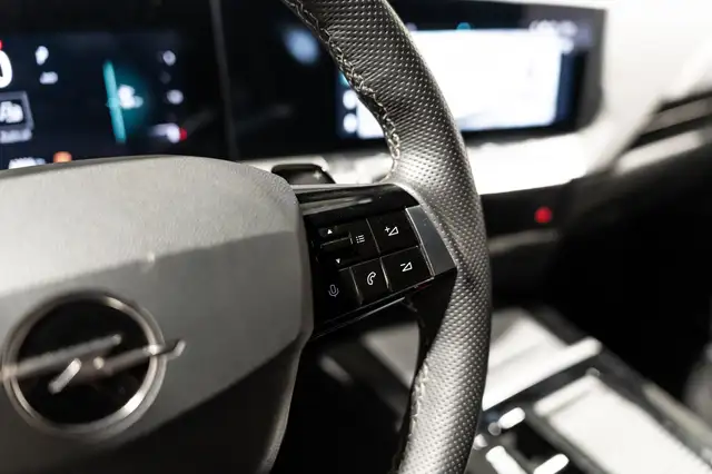 Opel Astra view 24