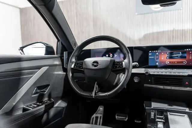 Opel Astra view 11