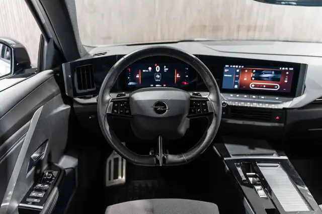 Opel Astra view 13
