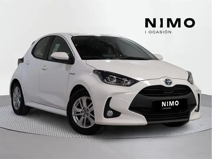 Toyota Yaris 1.5 Business Plus 2024