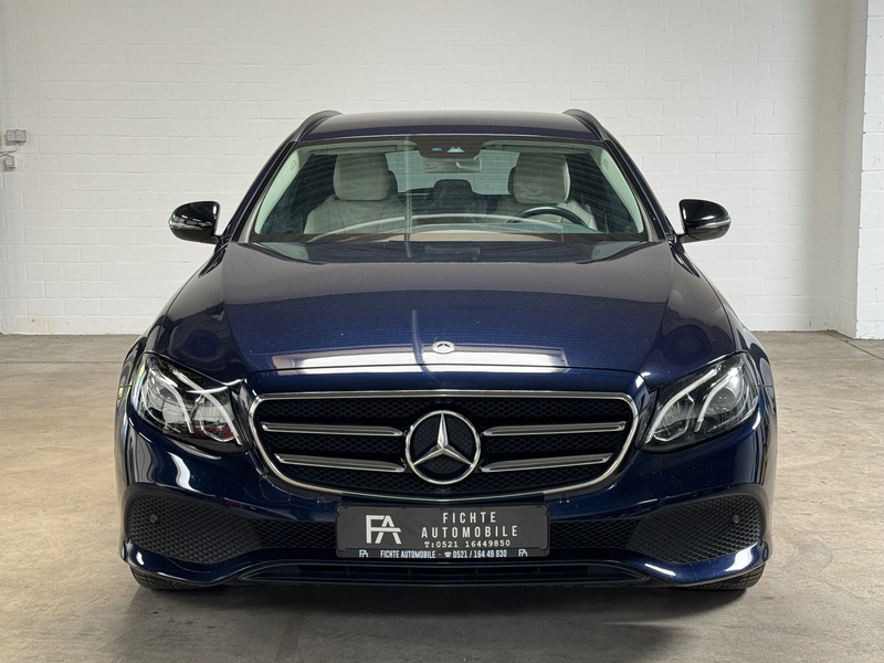 Mercedes-Benz E 220 E 220 d  T AHK Standheizung Burm Memory Wide Night — photo 2