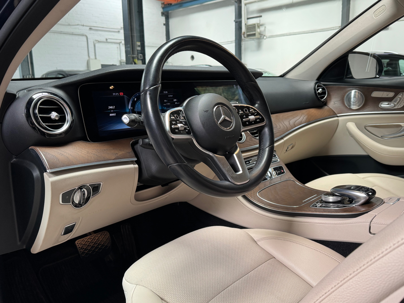 Mercedes-Benz E 220 E 220 d  T AHK Standheizung Burm Memory Wide Night — photo 8