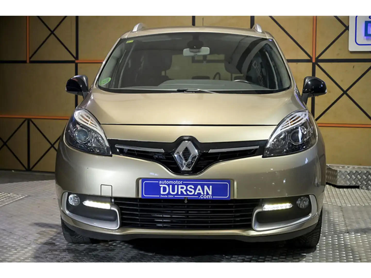 Renault Scenic Grand 1.5dCi Energy Limited 5pl. bež - 2