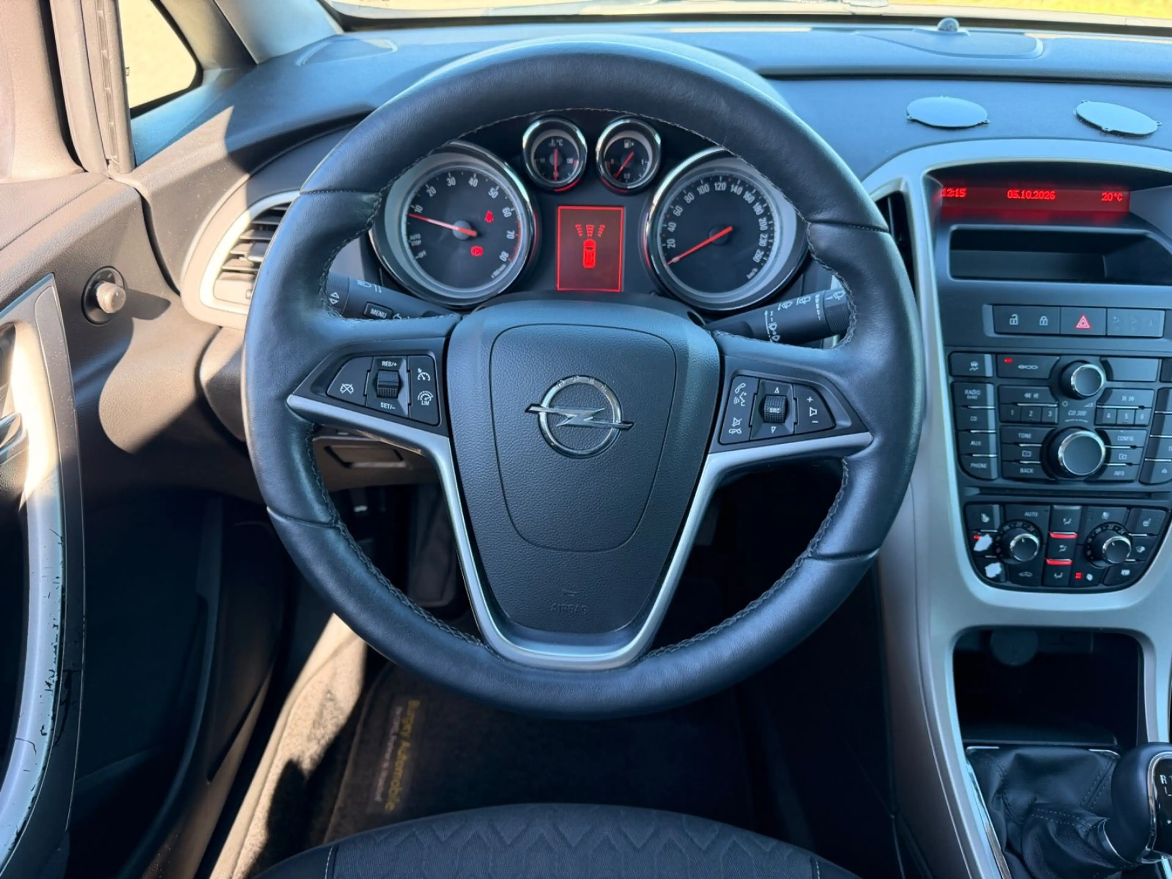 Opel Astra J 1.4 16V Active — photo 15