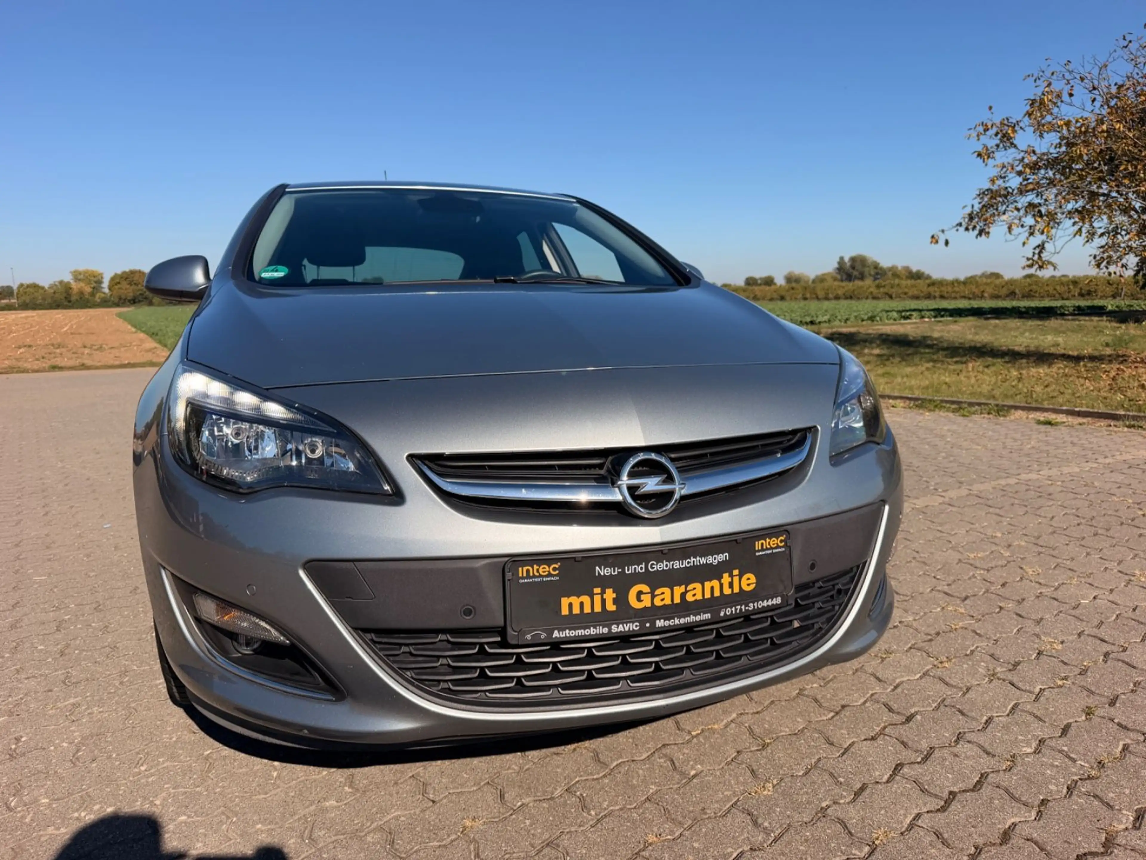 Opel Astra J 1.4 16V Active — photo 2