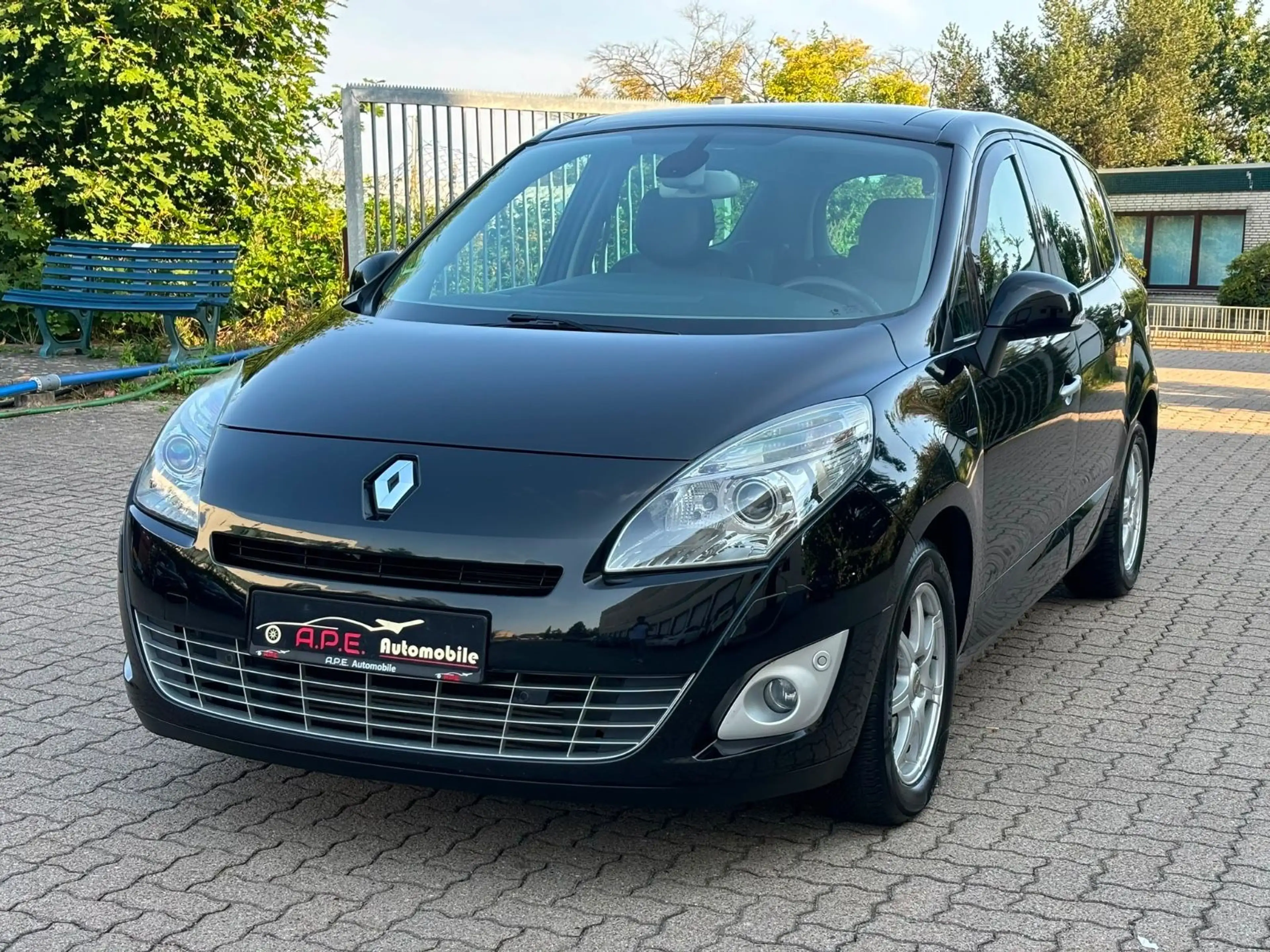 Renault Scenic III BOSE Edition Automatik TÜV NEU — photo 3