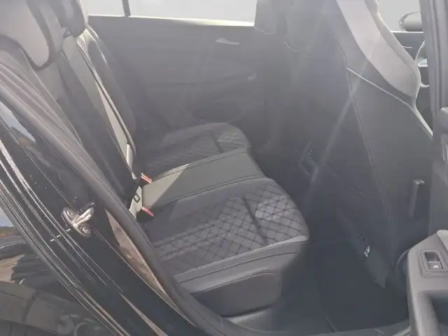 Volkswagen Golf view 6