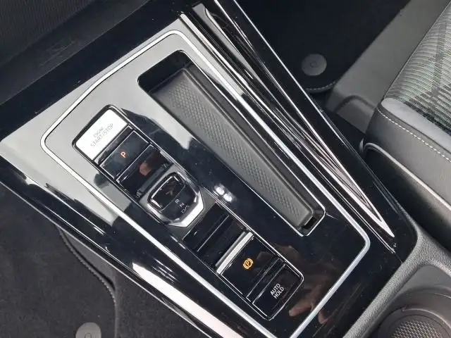 Volkswagen Golf view 11
