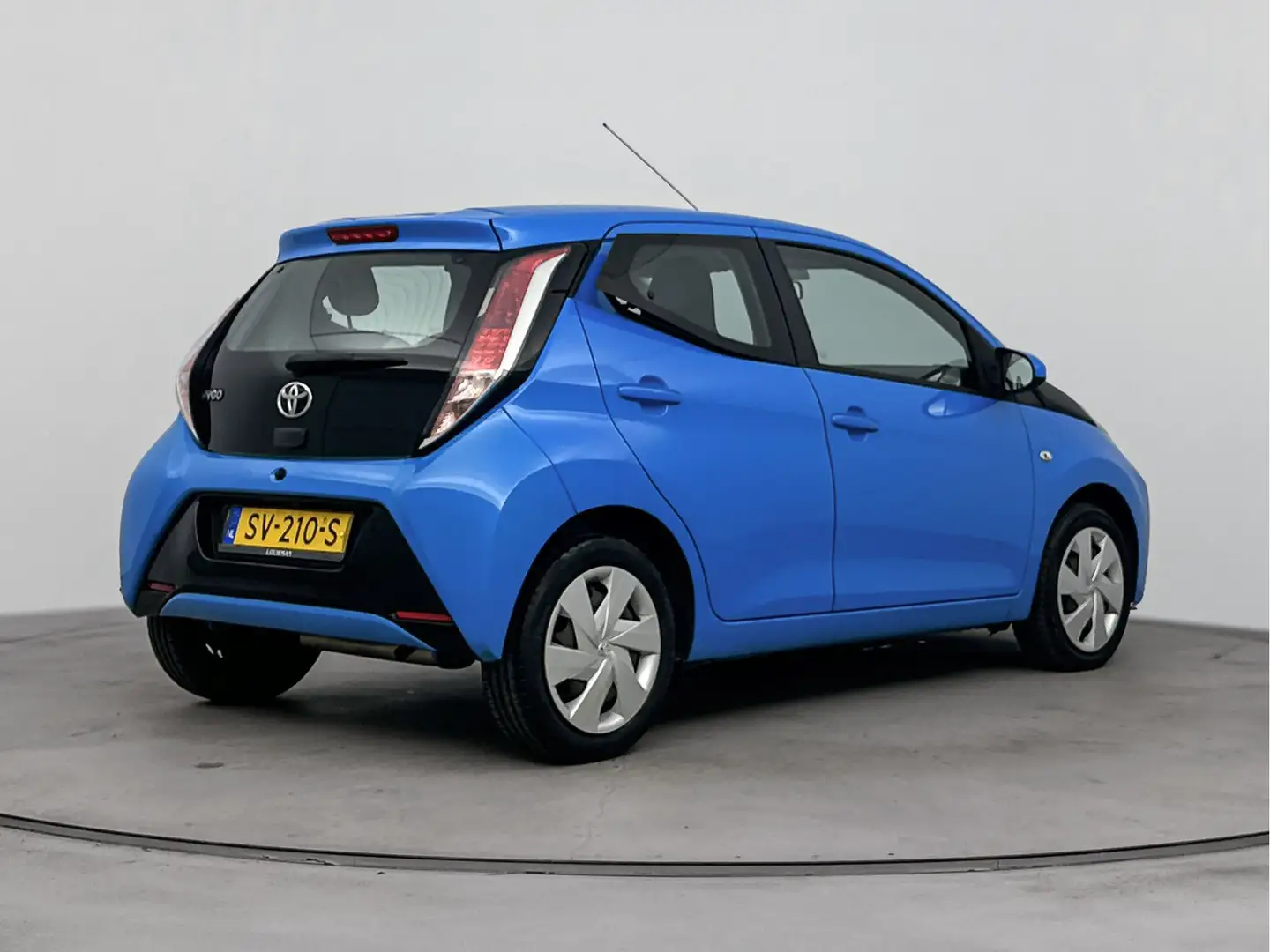 Toyota Aygo 1.0 VVT-i x-nav | Airco | Parkeercamera | Mistlamp Bleu - 2