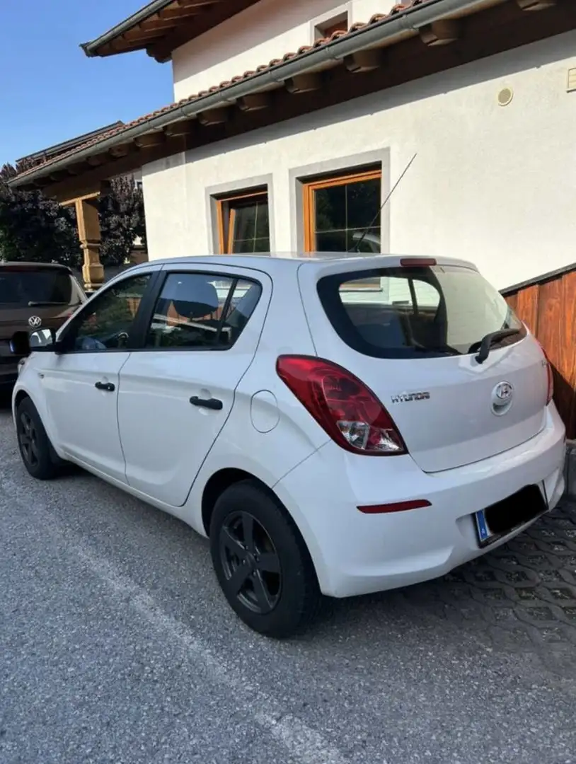 Hyundai i20 1,25 Weiß - 2