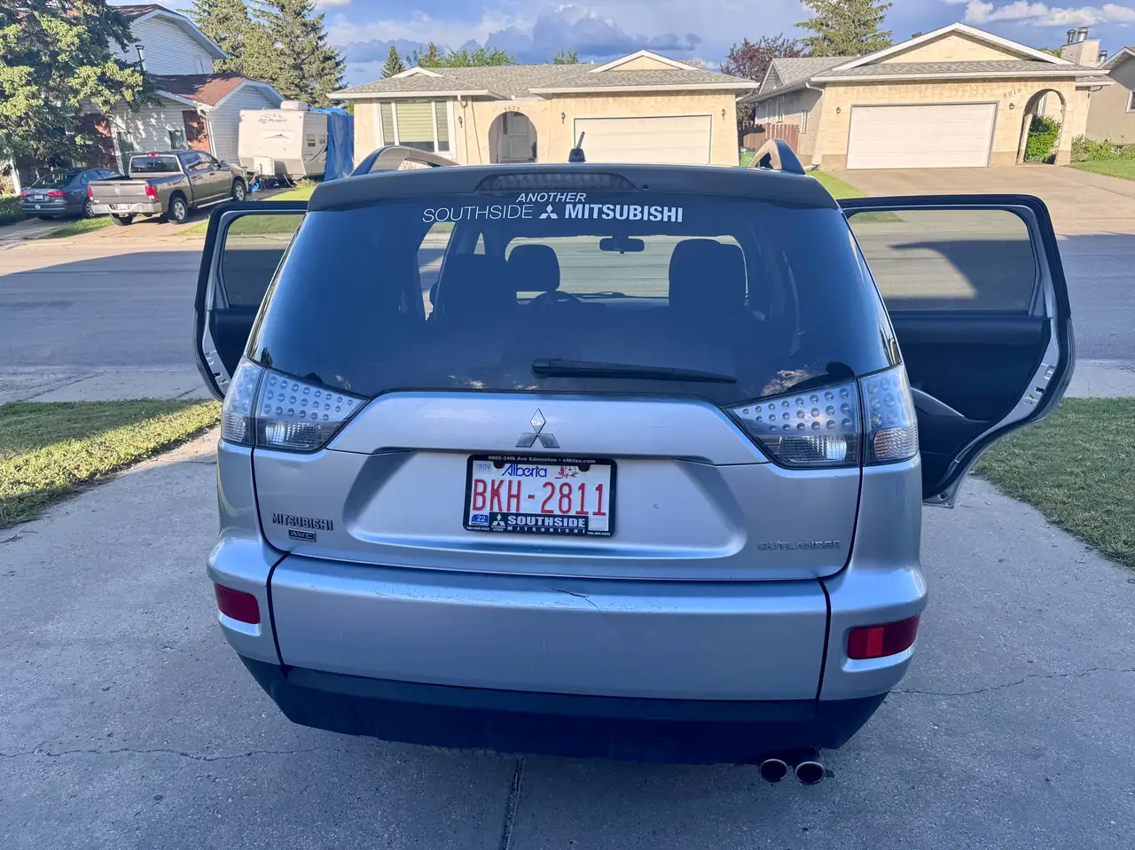 Mitsubishi Outlander photo Mitsubishi Outlander