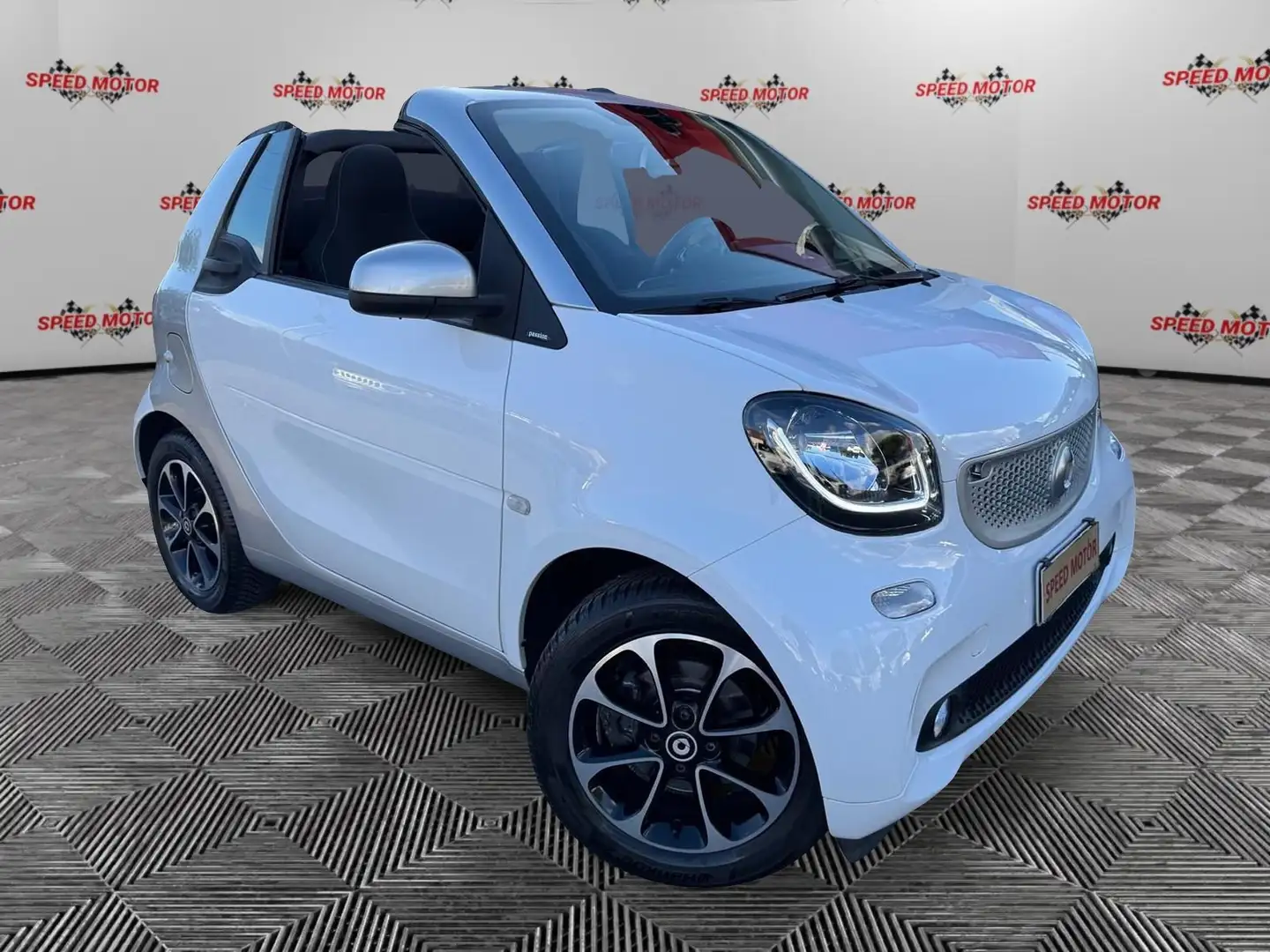 smart forTwo fortwo 90 Turbo CABRIO Passion, LED, STEREO JBL ! Blanc - 1