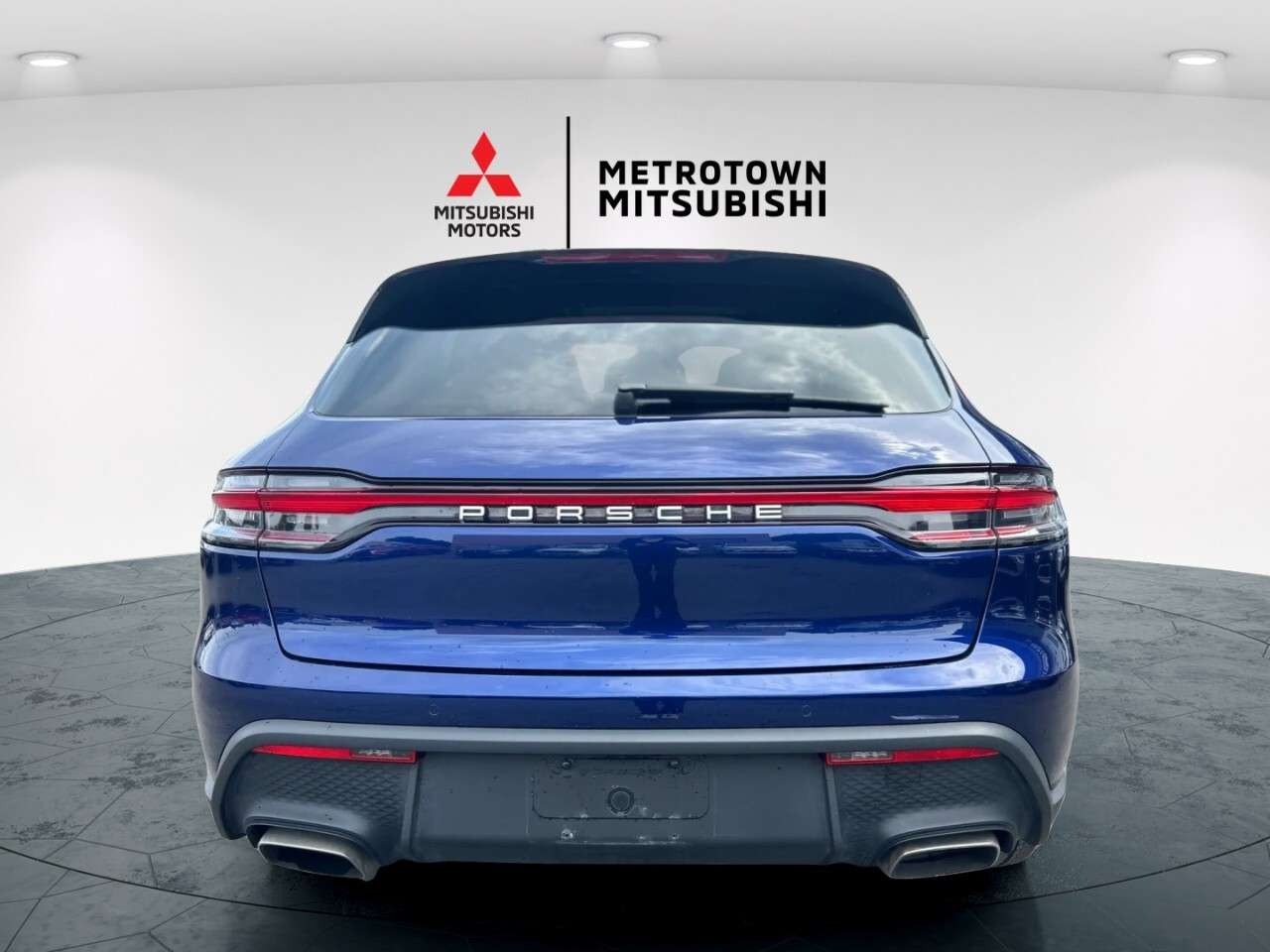 2022 Porsche Macan AWD thumb 6