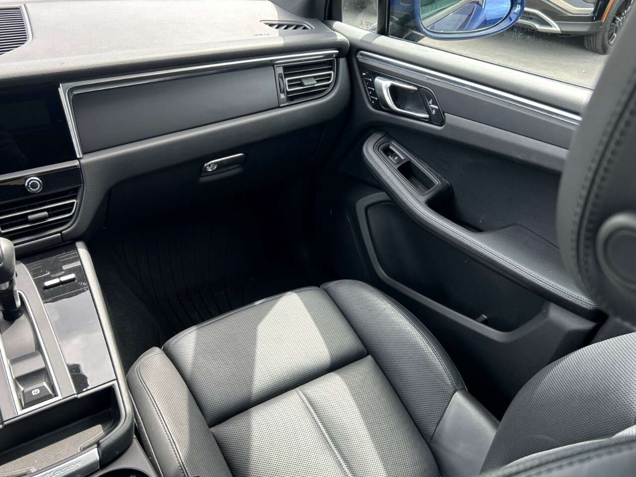 2022 Porsche Macan AWD thumb 18