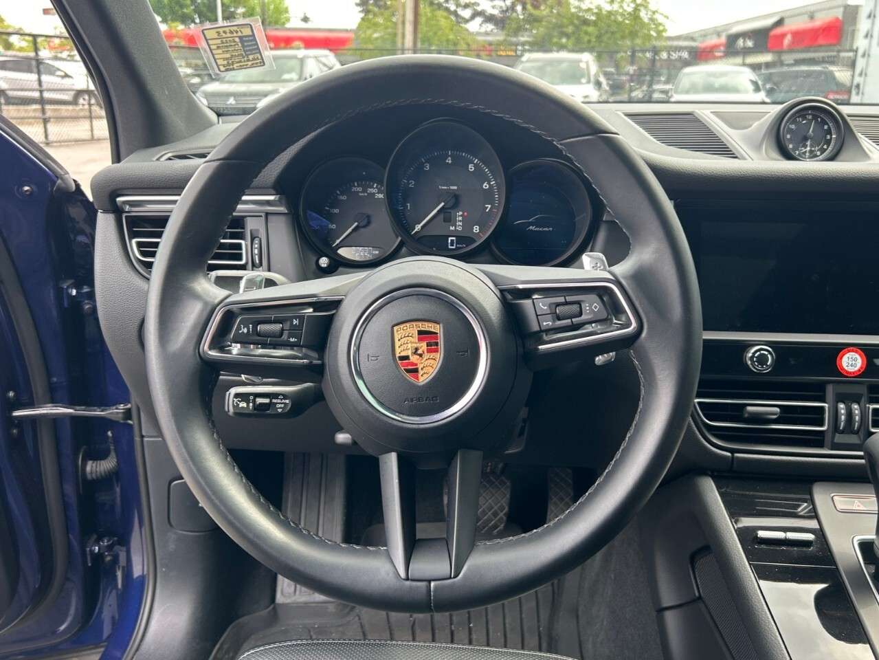 2022 Porsche Macan AWD thumb 13
