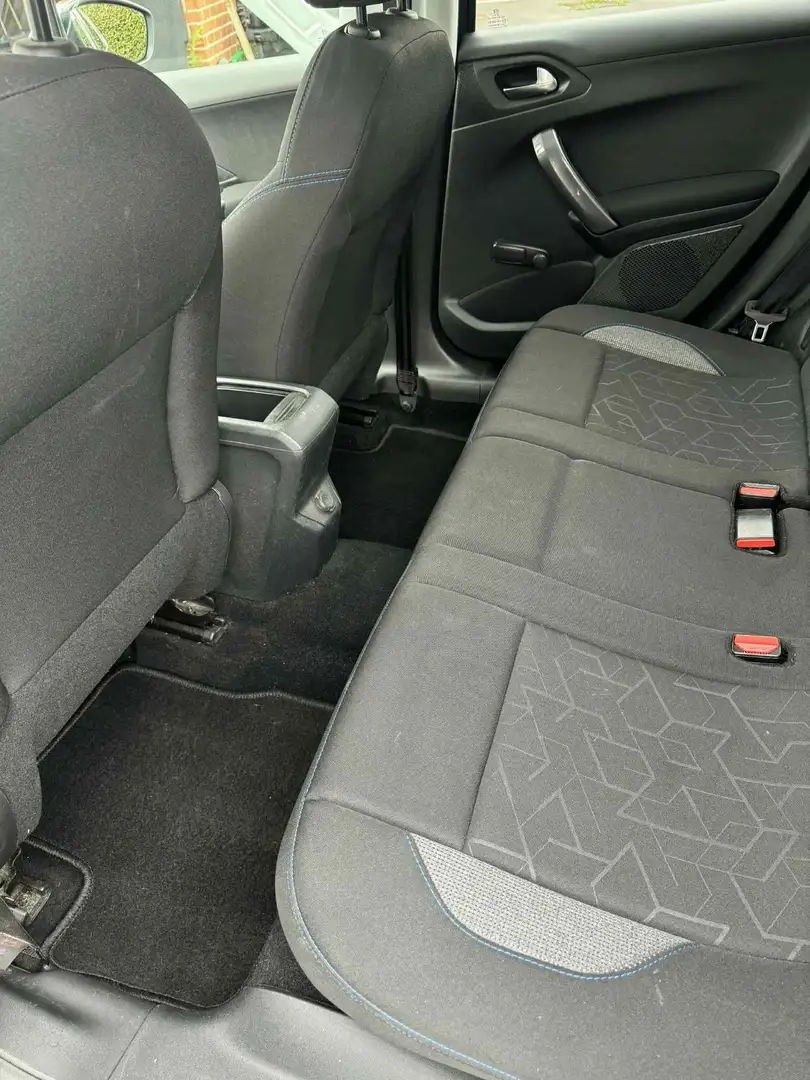 Peugeot 2008 2008 PureTech 82 Style Noir - 2