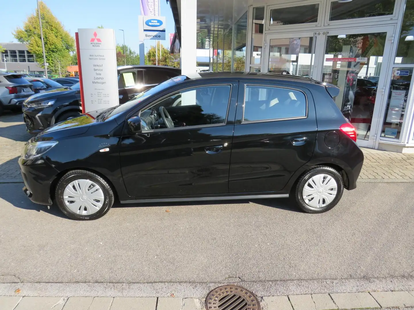 Mitsubishi Space Star Intro Edition Schwarz - 2