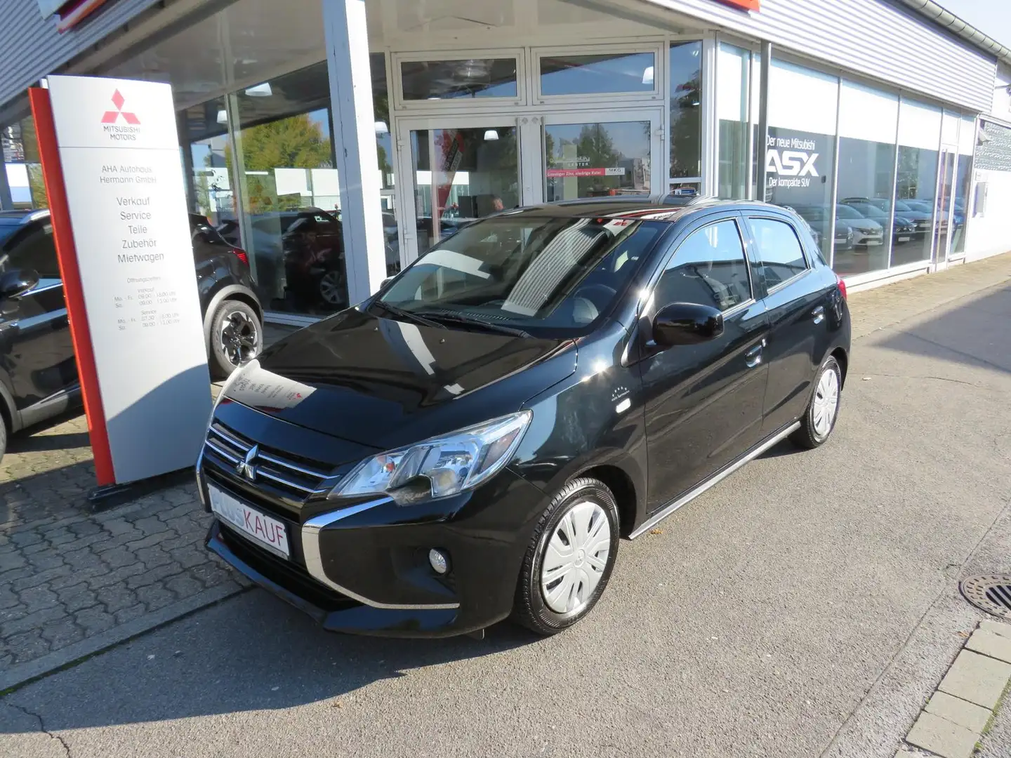 Mitsubishi Space Star Intro Edition Schwarz - 1