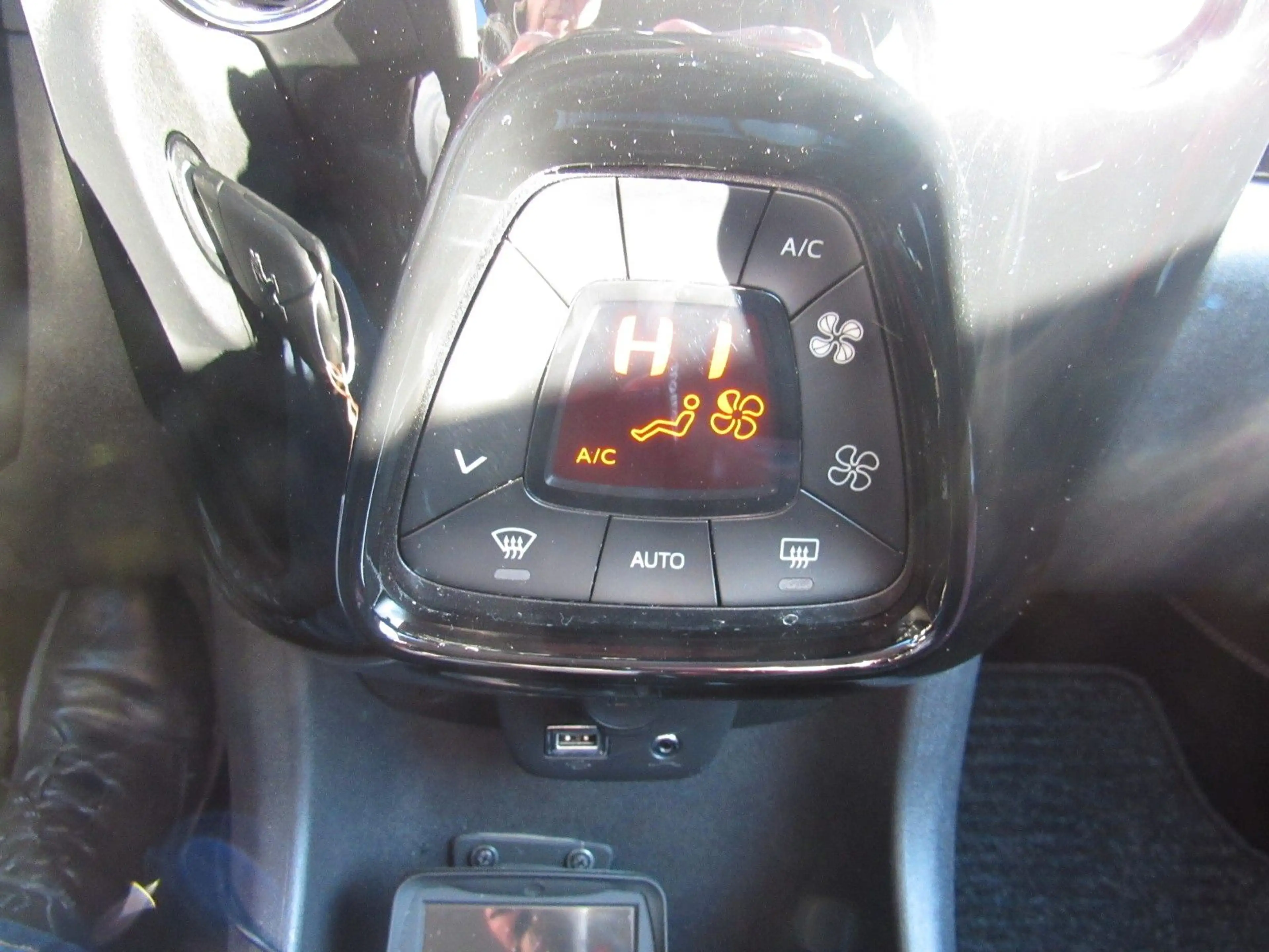 Peugeot 108 TOP Collection,FALTDACH,KLIMA. — photo 9