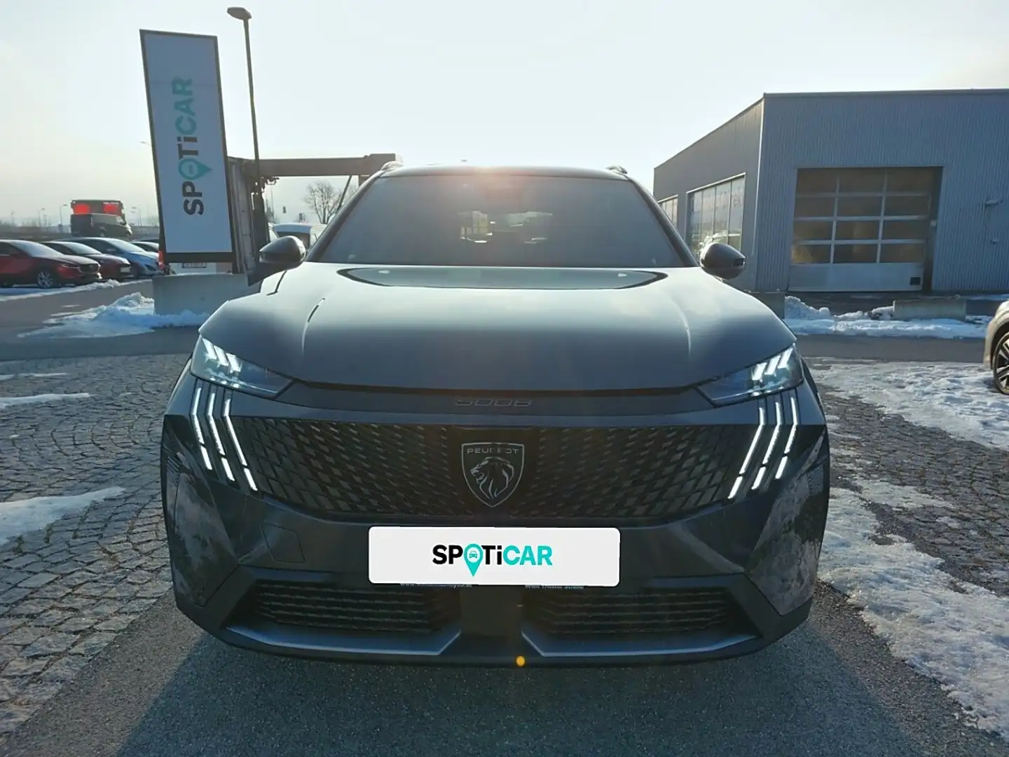 Peugeot 5008 mHEV 136 e-DCS6 GT Aut. Grau - 2