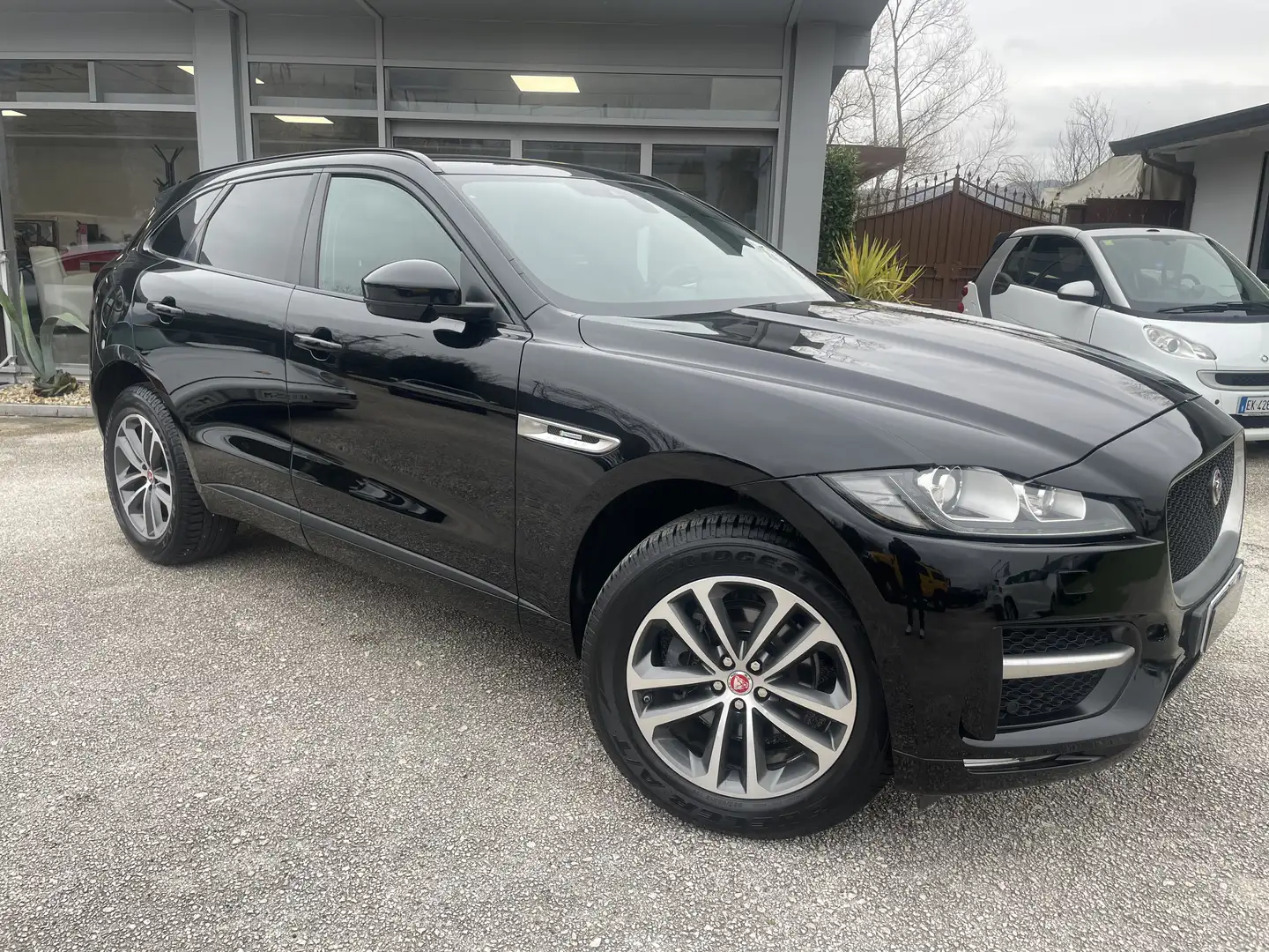 Jaguar F-Pace 2.0d i4 R-Sport awd 180cv auto my18 - 1