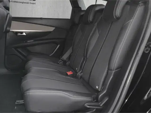 Peugeot 5008 view 8