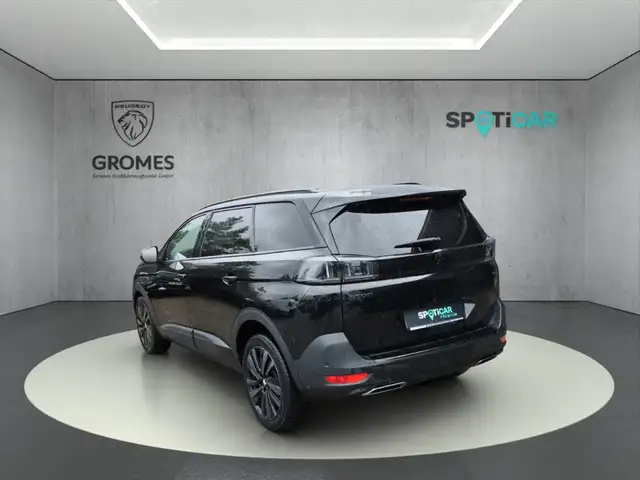 Peugeot 5008 view 5