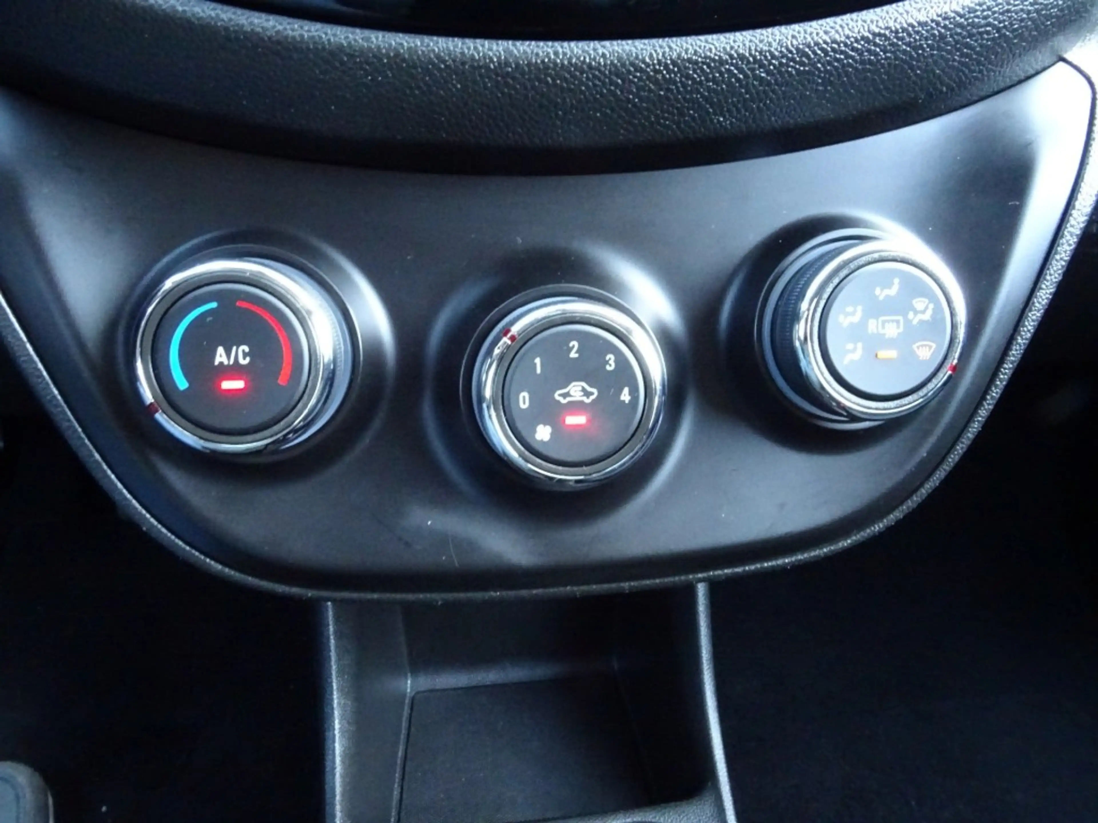 Opel Karl 1.0 ROCKS ONL. ED. NAVI BLUETOOTH PDC LICHTMETAAL — photo 21
