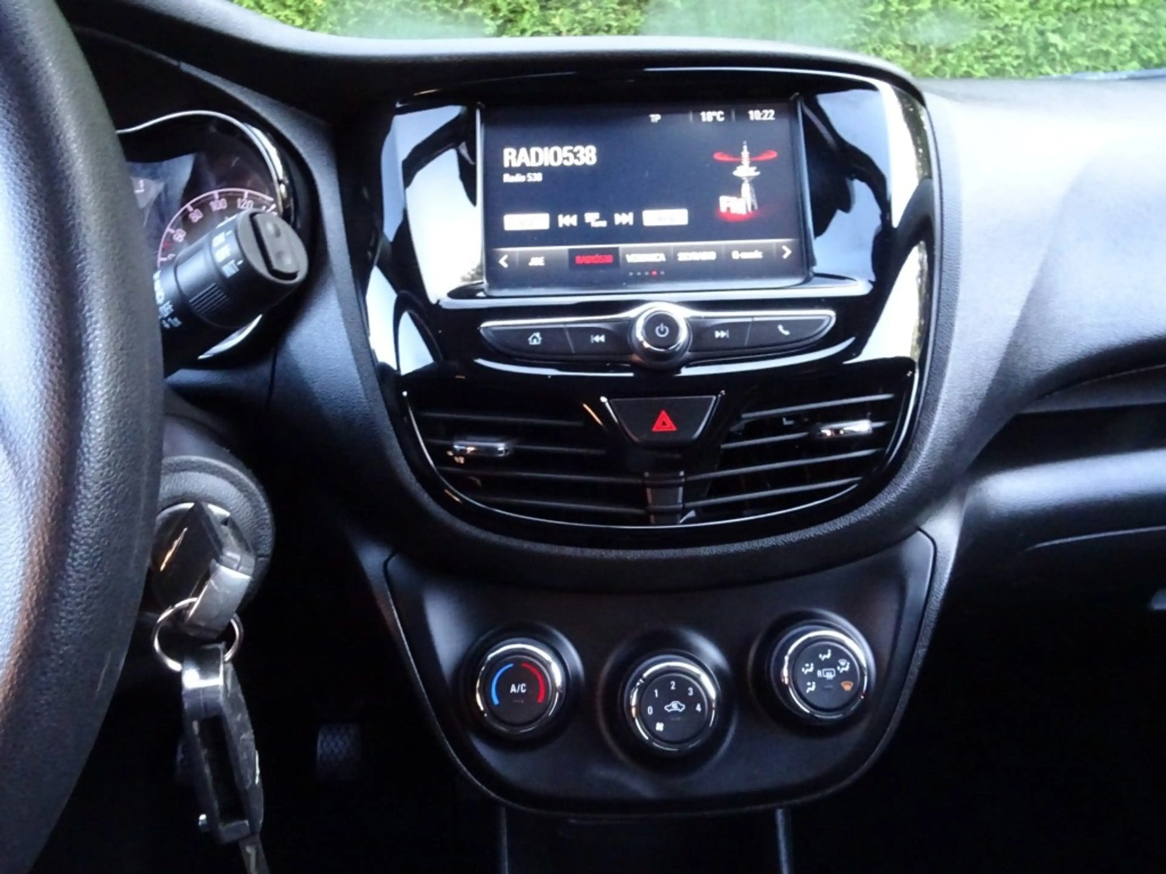 Opel Karl 1.0 ROCKS ONL. ED. NAVI BLUETOOTH PDC LICHTMETAAL — photo 16