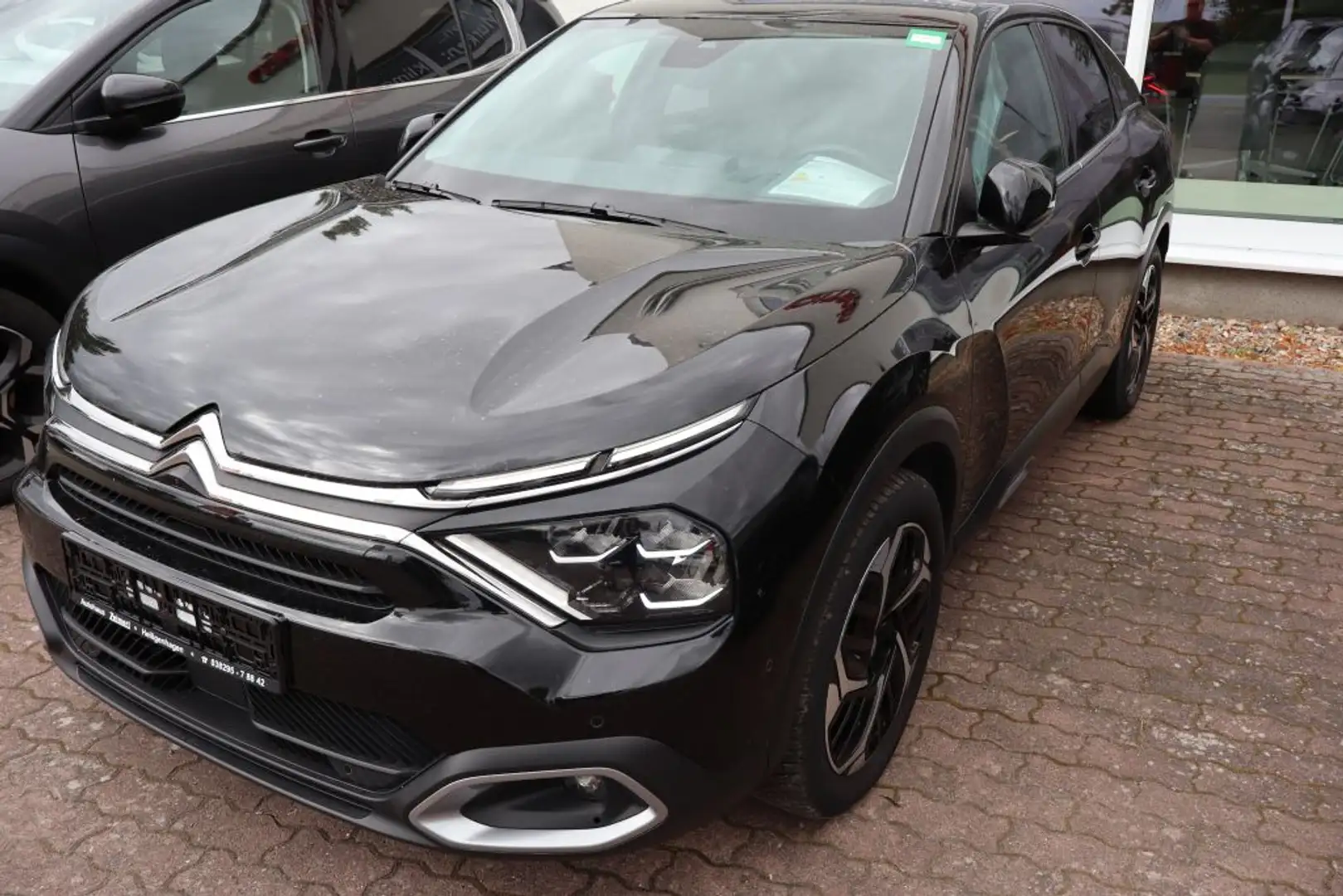 Citroen C4 PureTech 130 Stop&Start EAT8 MAX Schwarz - 1