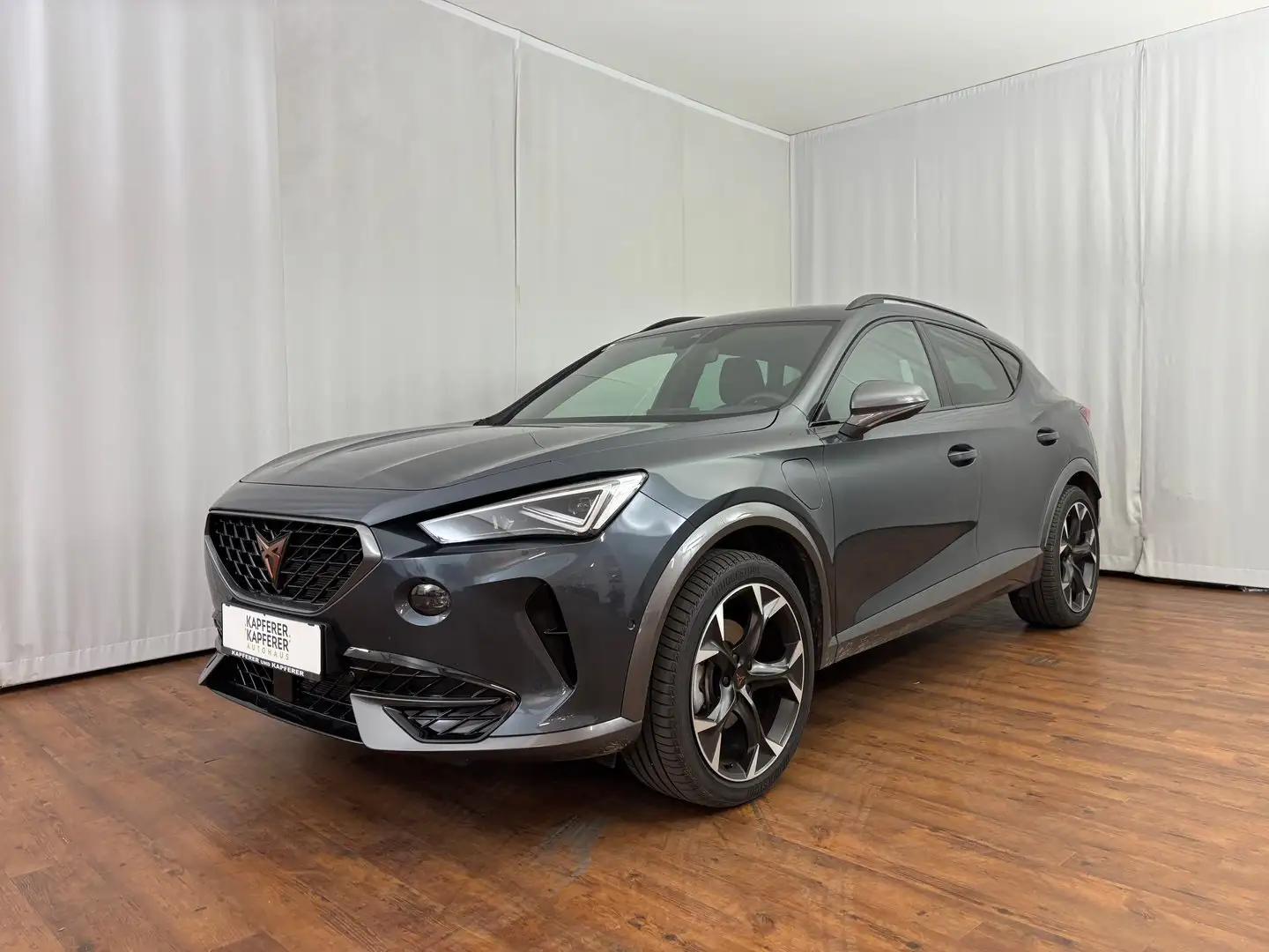 CUPRA Formentor TRIBE e-HYBRID 204 PS DSG Grau - 1