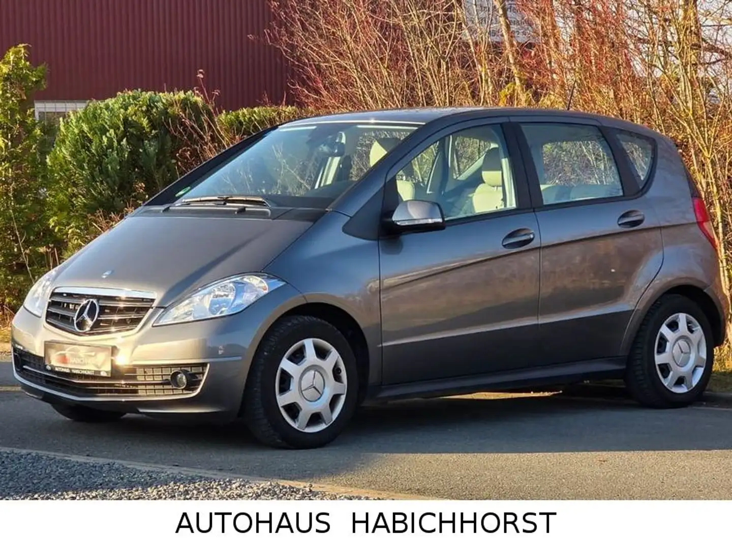 Mercedes-Benz A 180 A /Automatik /1.Hand /Tempomat/Shz/47000km Grau - 1