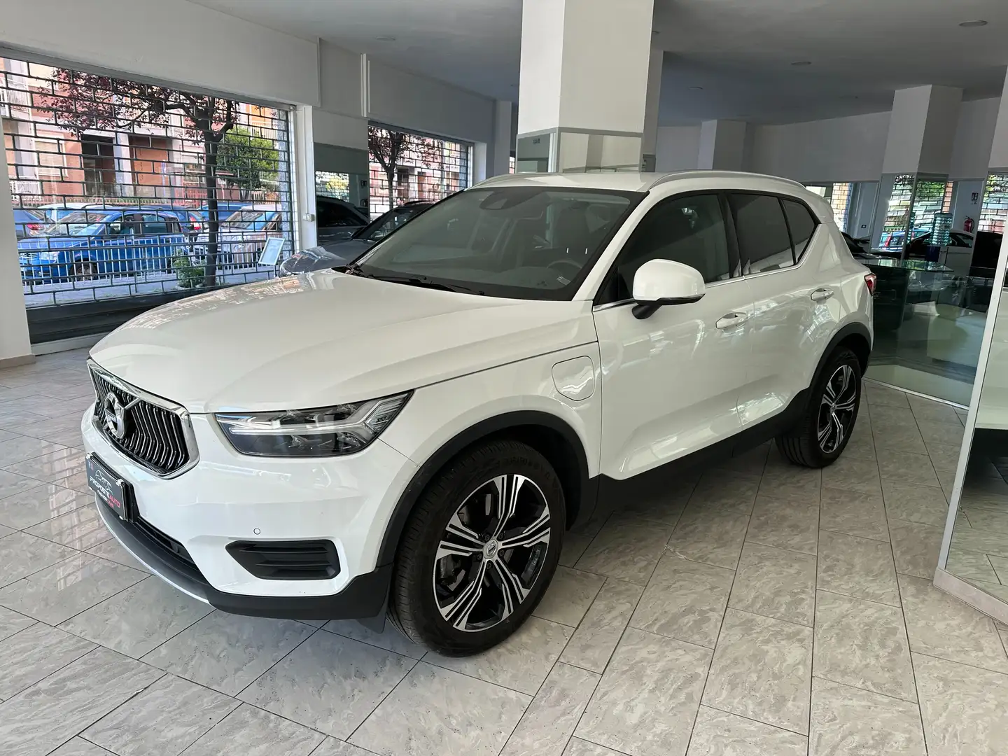 Volvo XC40 T4 Recharge Plug-in Hybrid automatico 130 cv Wit - 1