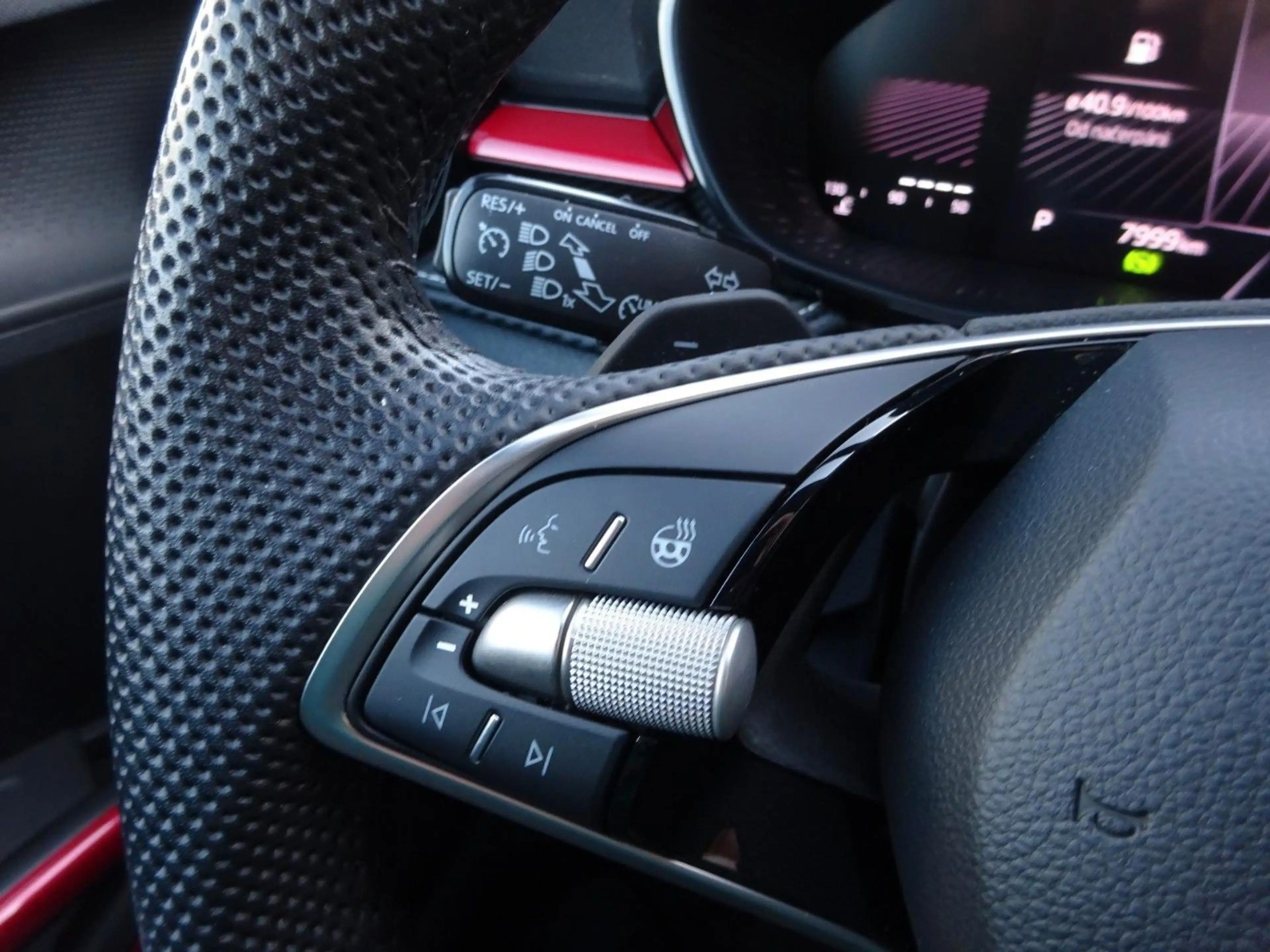 Skoda Fabia Monte Carlo DSG + Panorama + LED — photo 11