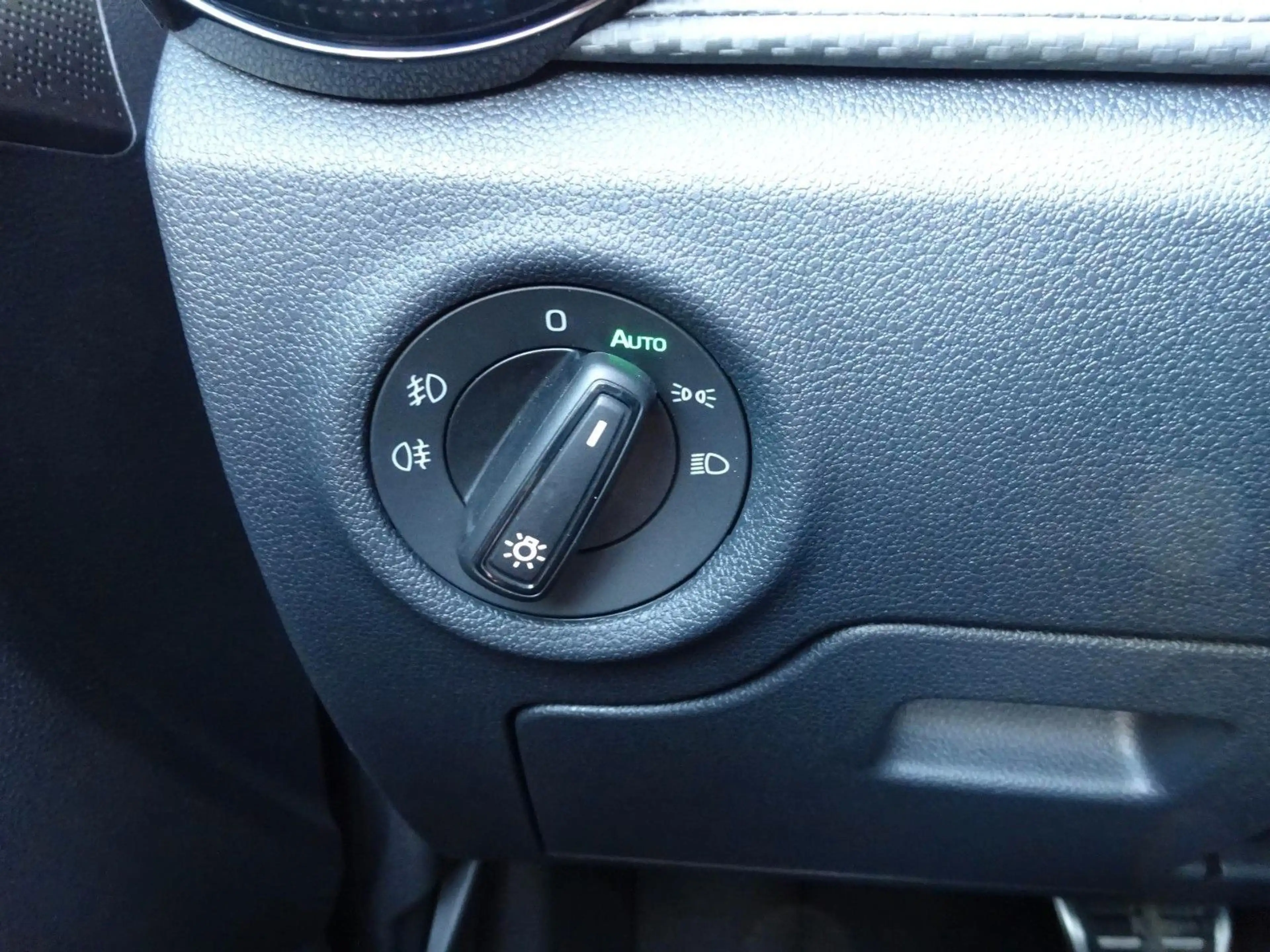 Skoda Fabia Monte Carlo DSG + Panorama + LED — photo 9