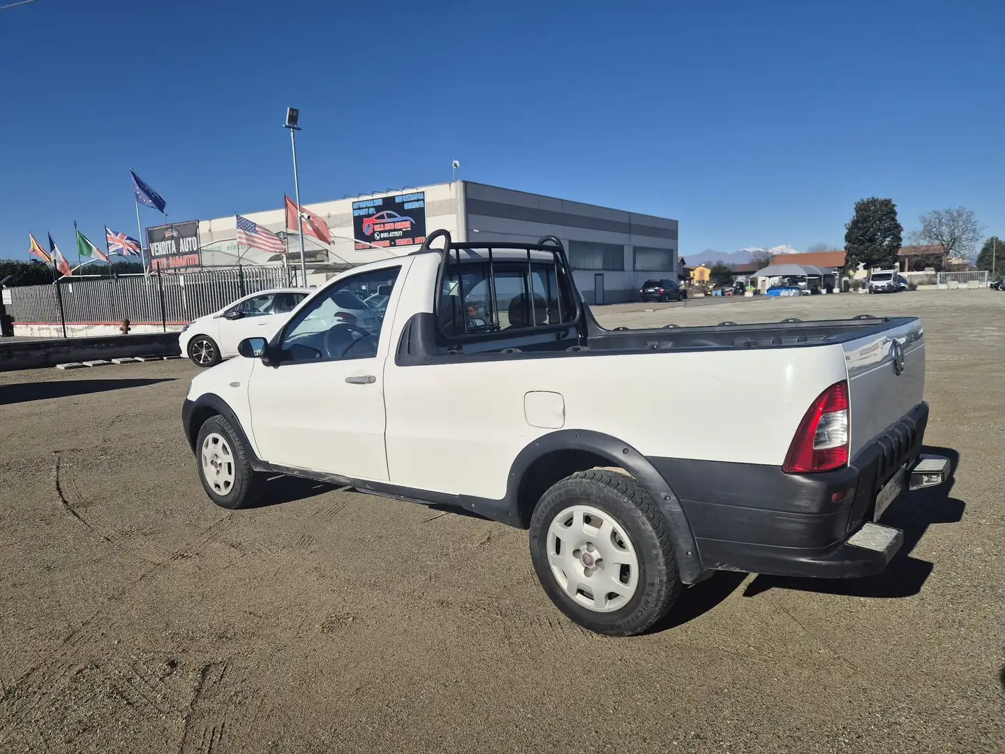 Fiat Strada Weiß - 2