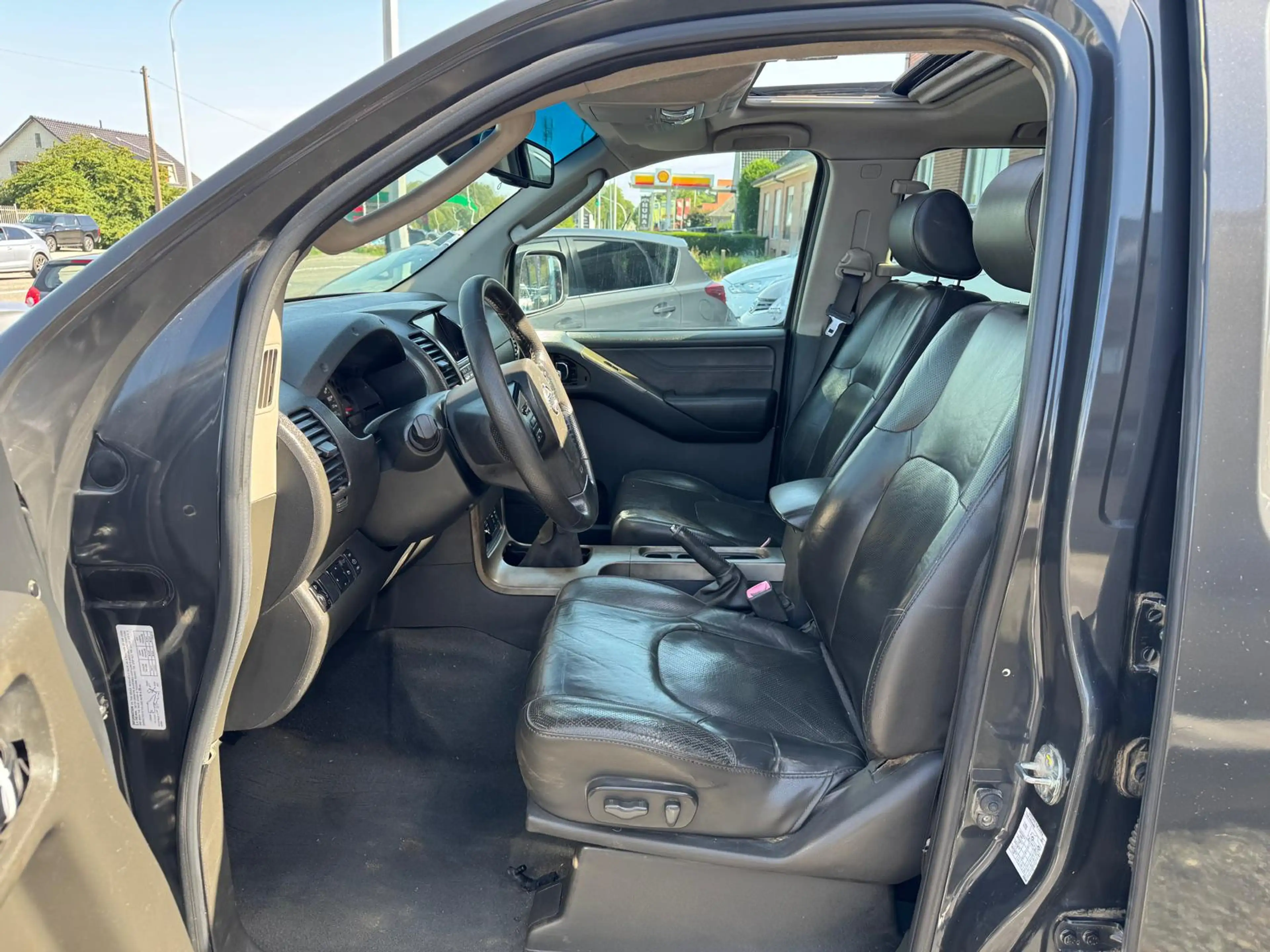 Nissan Navara 2.5 dCi 4x4 Executive — photo 7