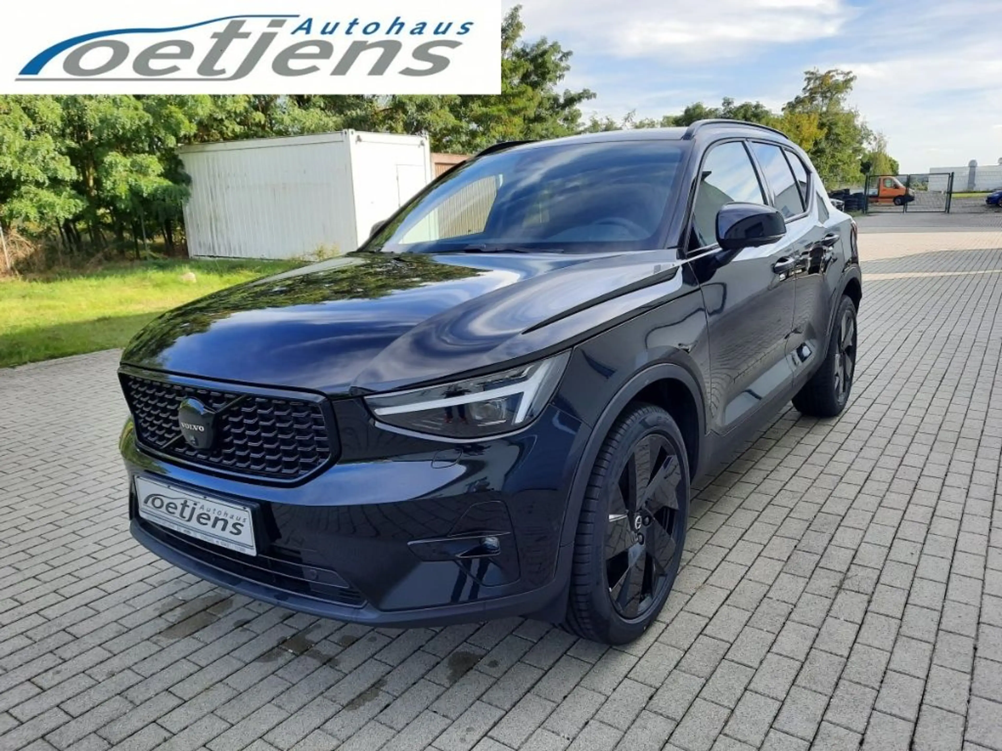 Volvo XC40 B3 Plus Black Edition Pixel-LED Alarmanlage