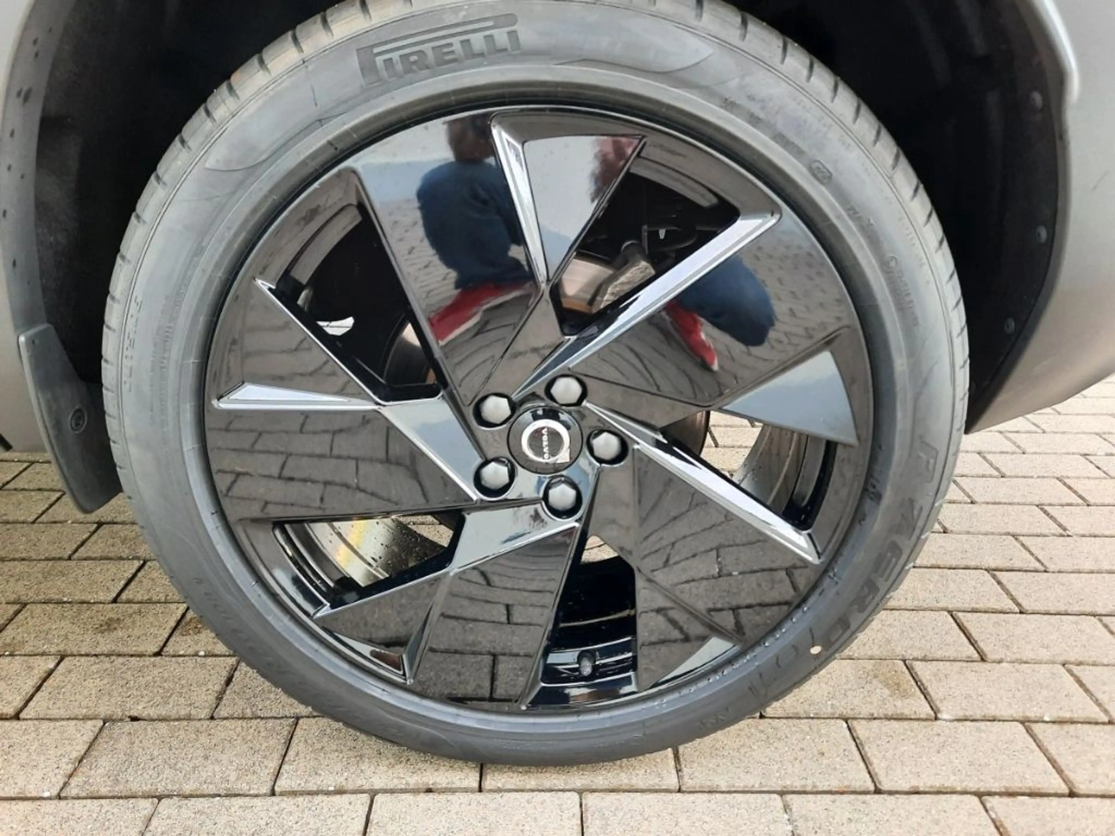 Volvo XC40 B3 Plus Black Edition Pixel-LED Alarmanlage — photo 9