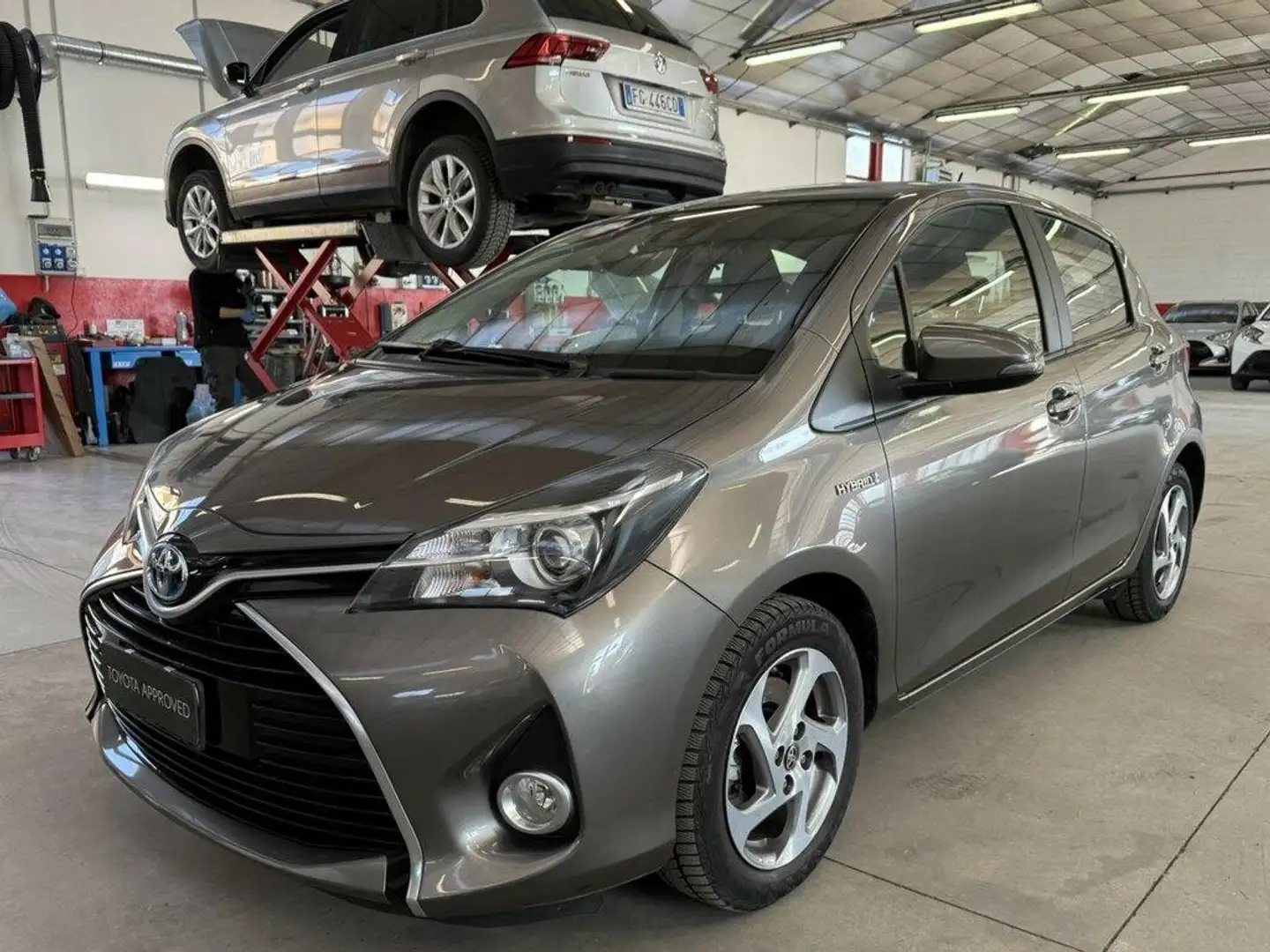 Toyota Yaris 1.5 hybrid Active 5p my16 Bronzo - 1