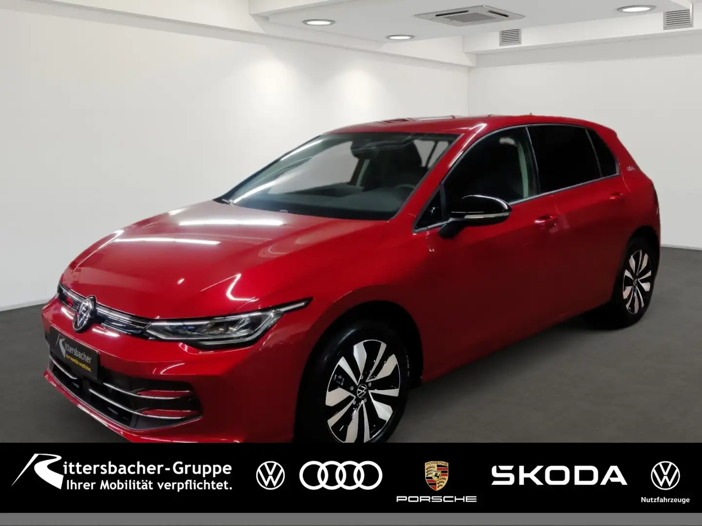 Volkswagen Golf VIII GOAL 1,5 l TSI Digital Cockpit LED DAB Červená - 1