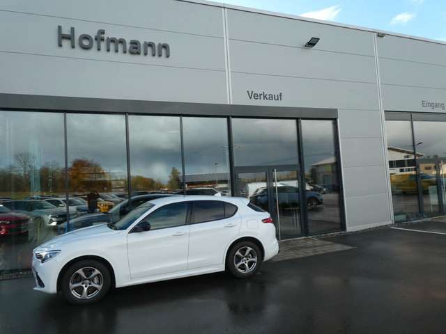 Imagine Alfa Romeo Stelvio Veloce Q4, SHZ, Kamera, PDC, LED