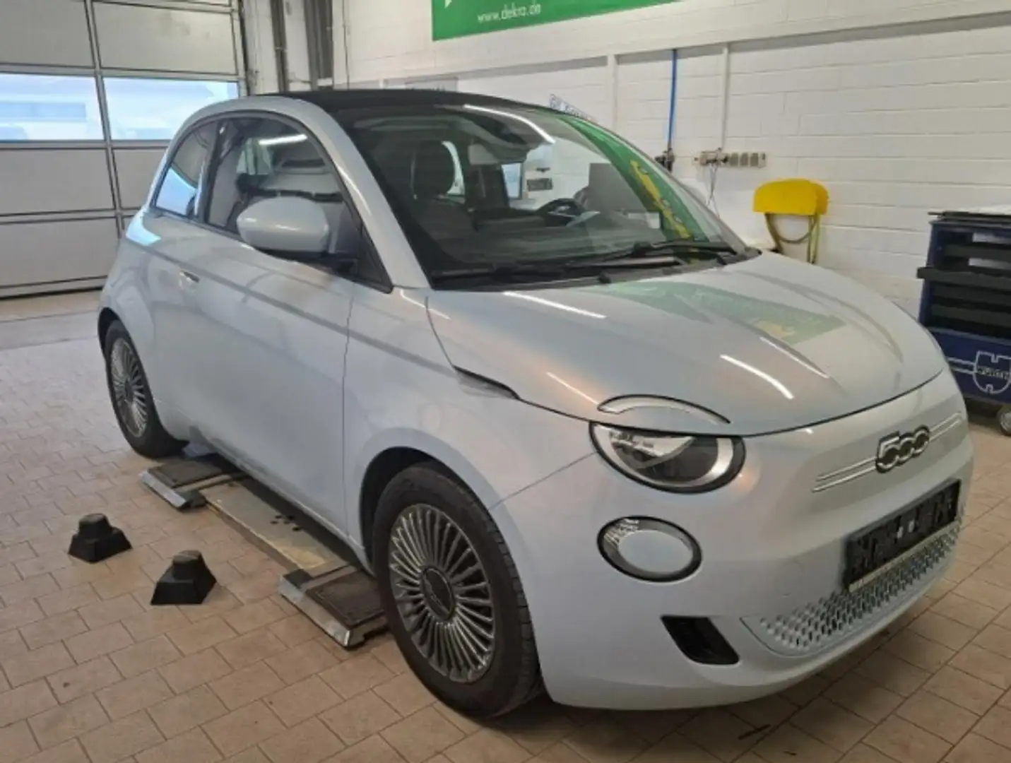 Fiat 500e Icon Cabrio 118PS 42KWh 320 km Reichweite Blau - 1