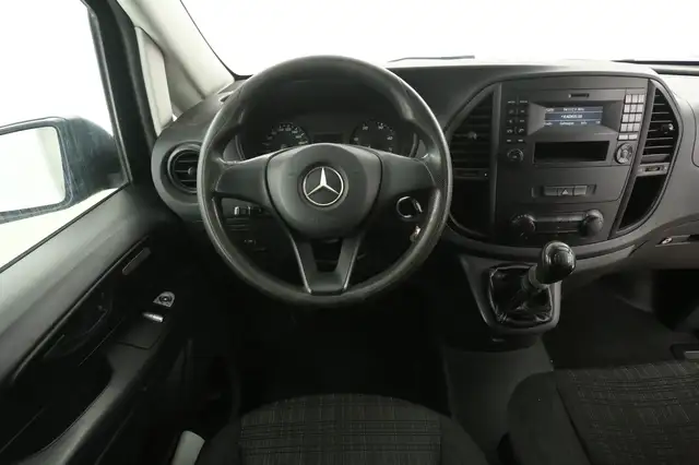 Mercedes-Benz Vito view 2
